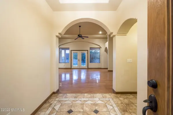 2455 Conchas LN, Las Cruces, NM 88011
