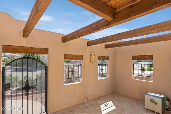 2877 Cheyenne DR, Las Cruces, NM 88011