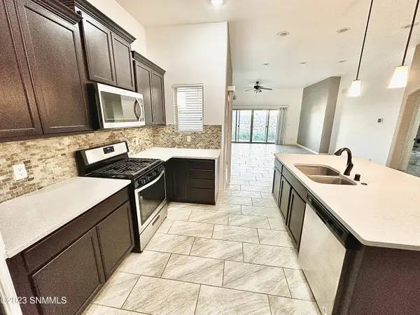 6038 Solstice ST, Las Cruces, NM 88012