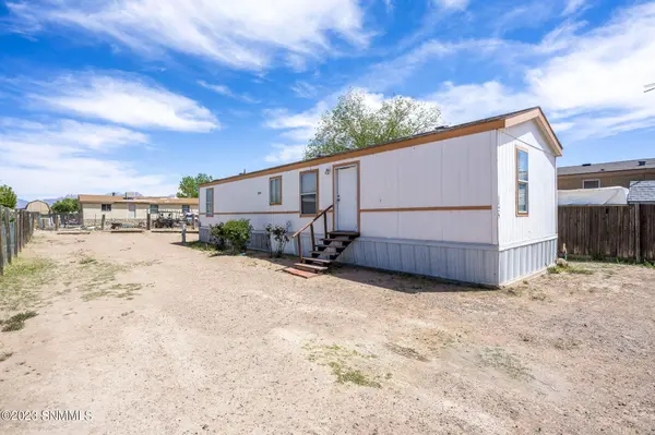 1425 Branding Iron CIR, Las Cruces, NM 88001