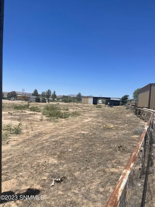 12305 Desert Edge RD, Radium Springs, NM 88054