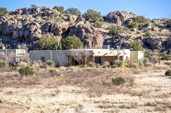 62 Black Range RD, Hillsboro, NM 88042