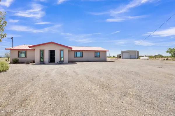 9395 La Bajada RD, Deming, NM 88030
