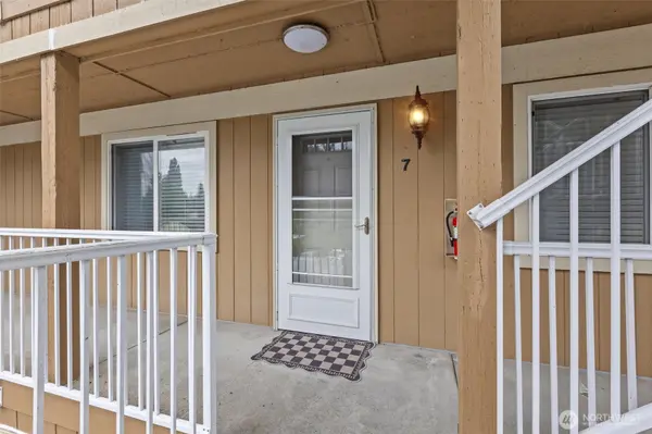 8330 276th PL NW #7, Stanwood, WA 98292