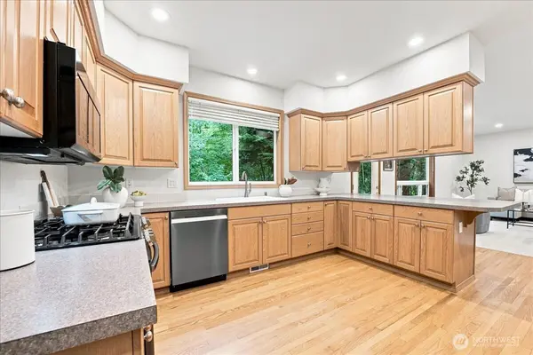 41610 SE 142nd ST, North Bend, WA 98045