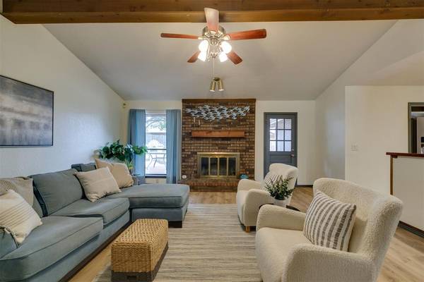 2600 N Valley Brook DR, Edmond, OK 73034