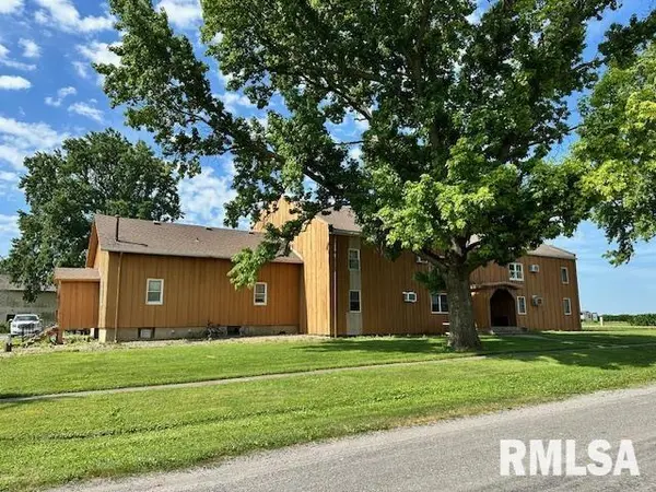102 ELM ST, Dawson, IL 62520
