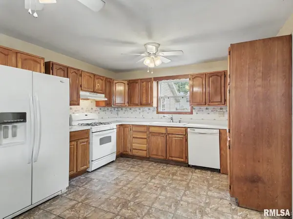 395 W GRAND ST, Kinderhook, IL 62345