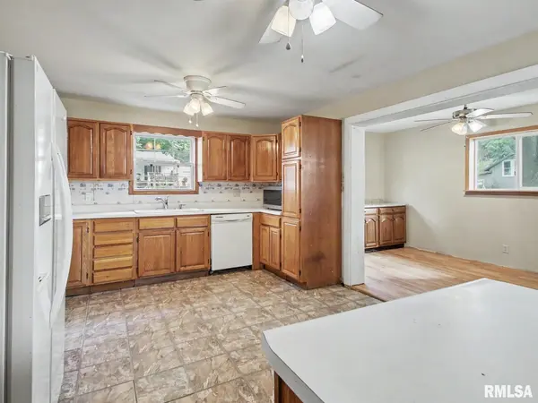 395 W GRAND ST, Kinderhook, IL 62345