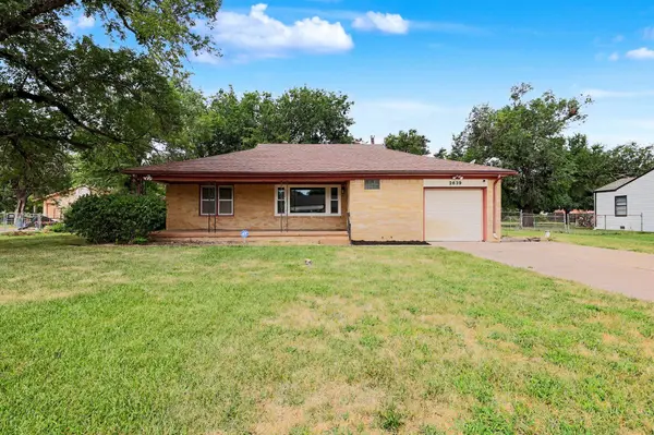 2639 N Clarence, Wichita, KS 67204