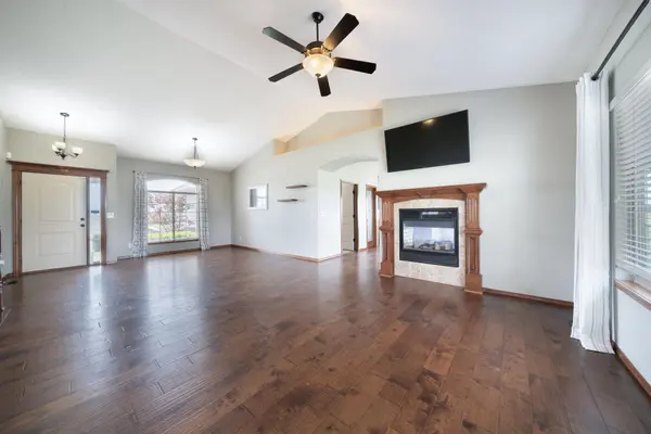 1245 N Countrywalk st, Rose Hill, KS 67133