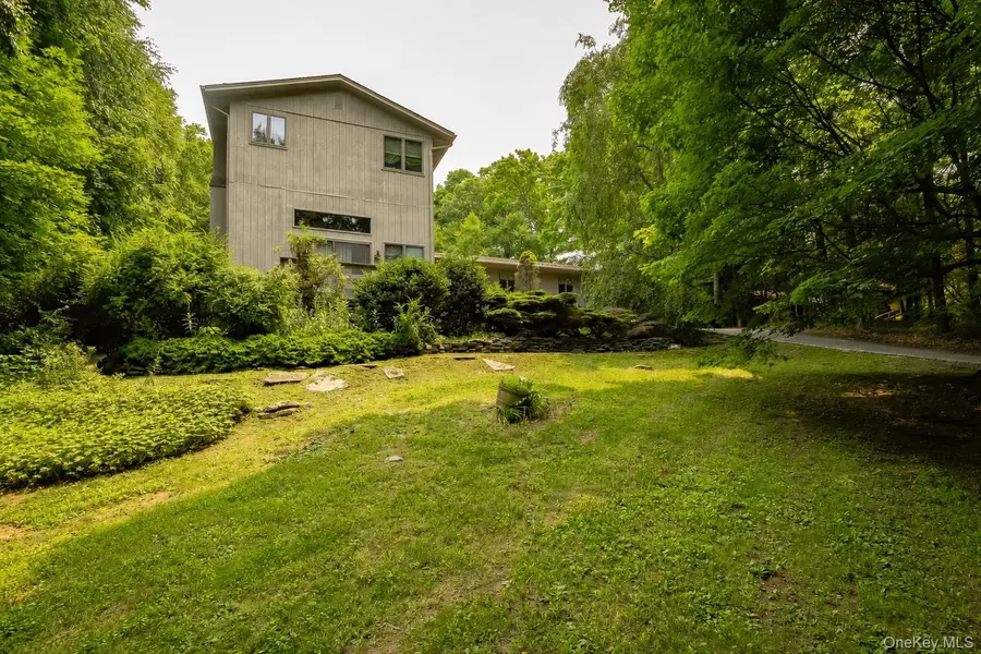 185 White Pond RD, Stormville, NY 12582