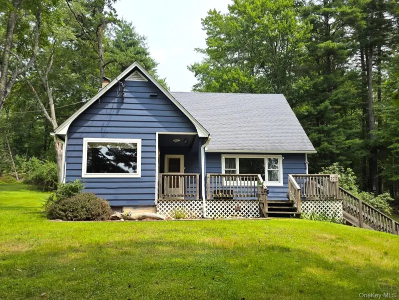 220 Mail RD, Barryville, NY 12719