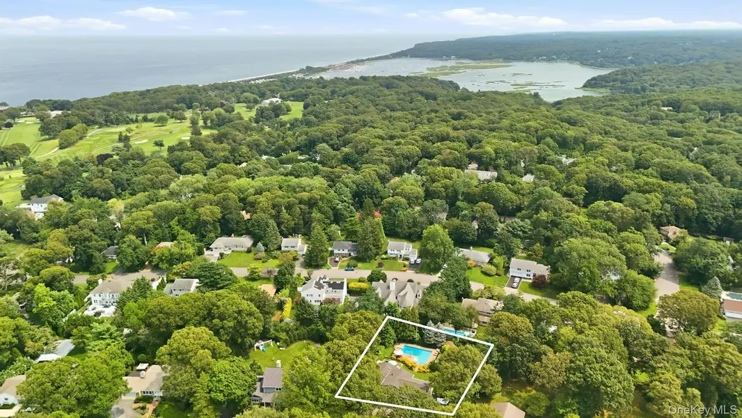 11 Soundview DR, Port Jefferson, NY 11777