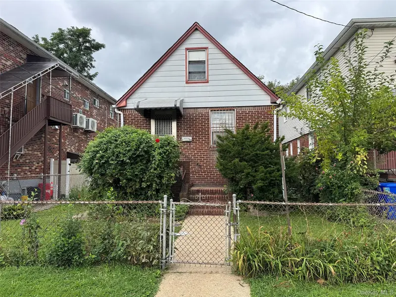 76-36 166th ST, Fresh Meadows, NY 11366