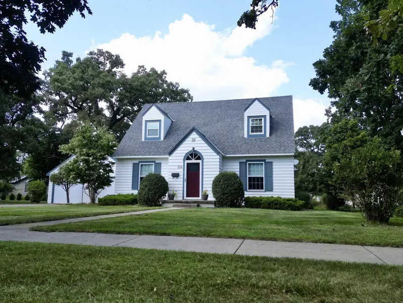 504 Fifth AVE, Decorah, IA 52101