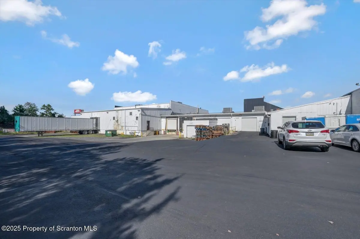 116 Monahan AVE, Dunmore, PA 18512