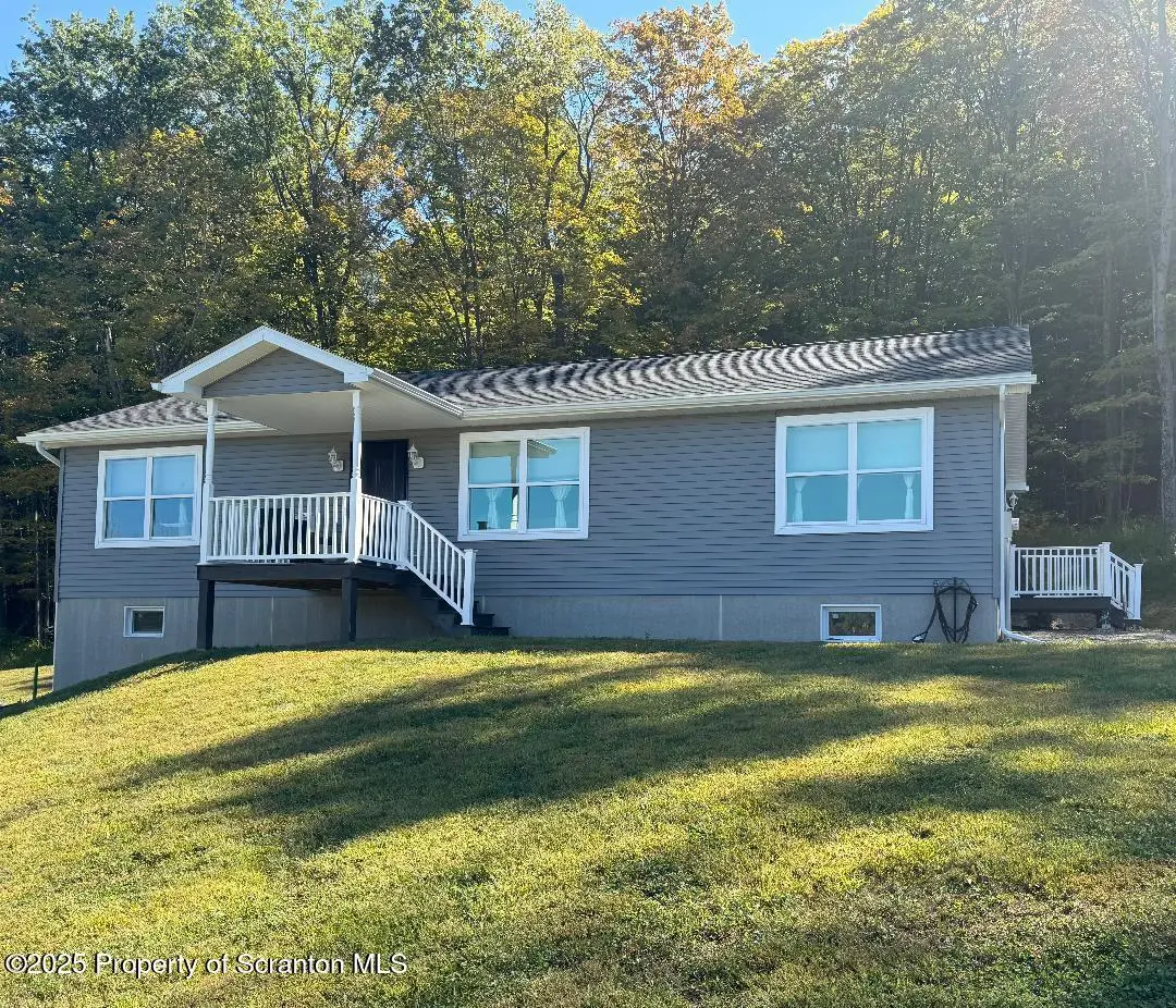 702 Scott RD, South Abington Twp, PA 18411