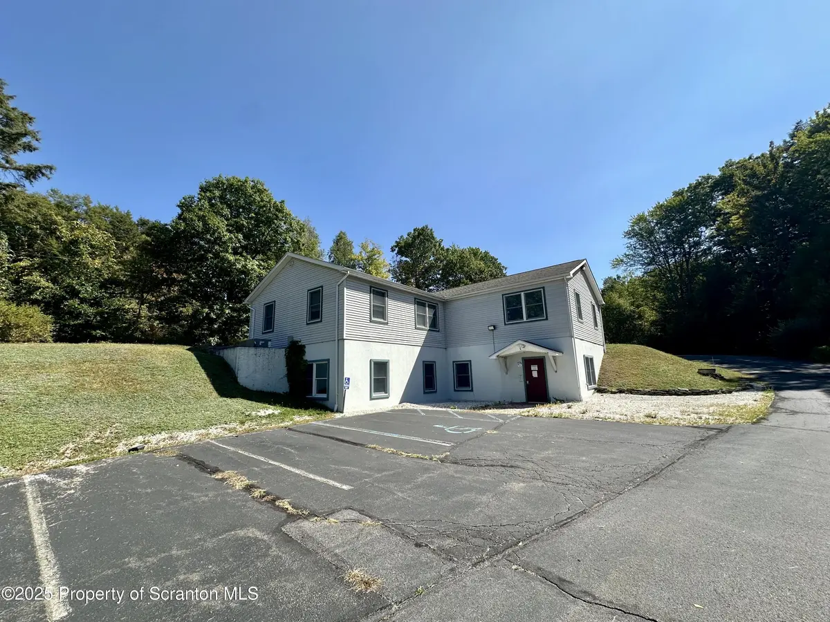 70 Hollowcrest RD, Tunkhannock, PA 18657