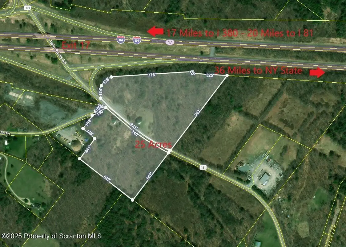218 Twin Rocks RD, Sterling Twp, PA 18463