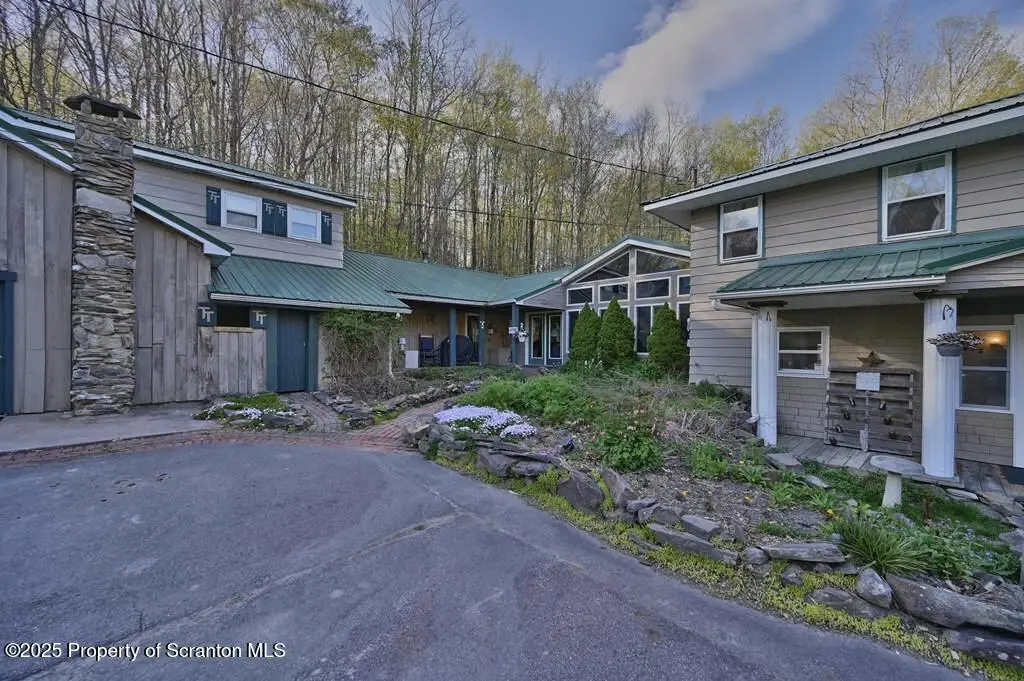 69-71 Timbertop TRL, Newfoundland, PA 18445