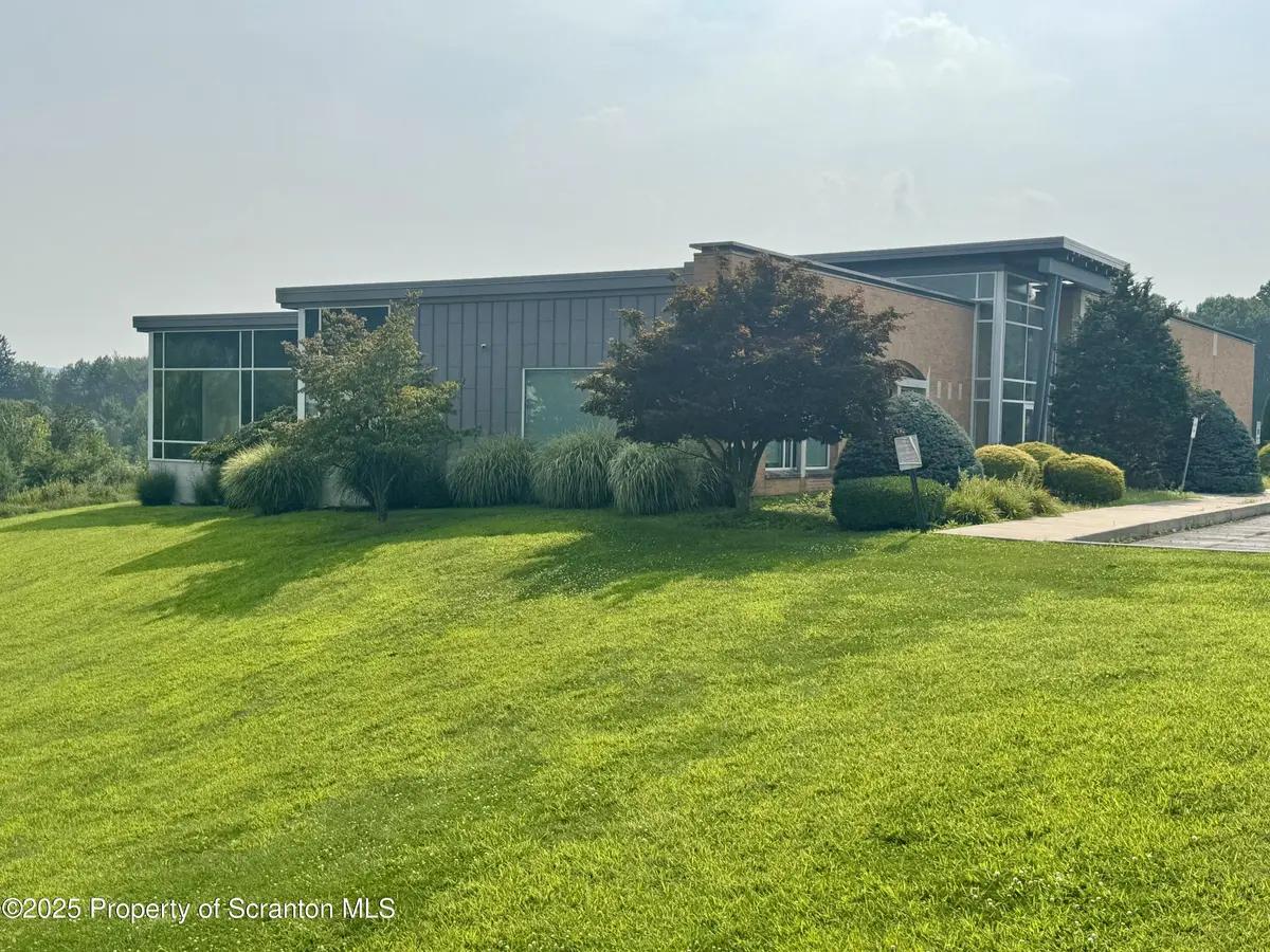 10 Fox Run RD, Drums, PA 18222