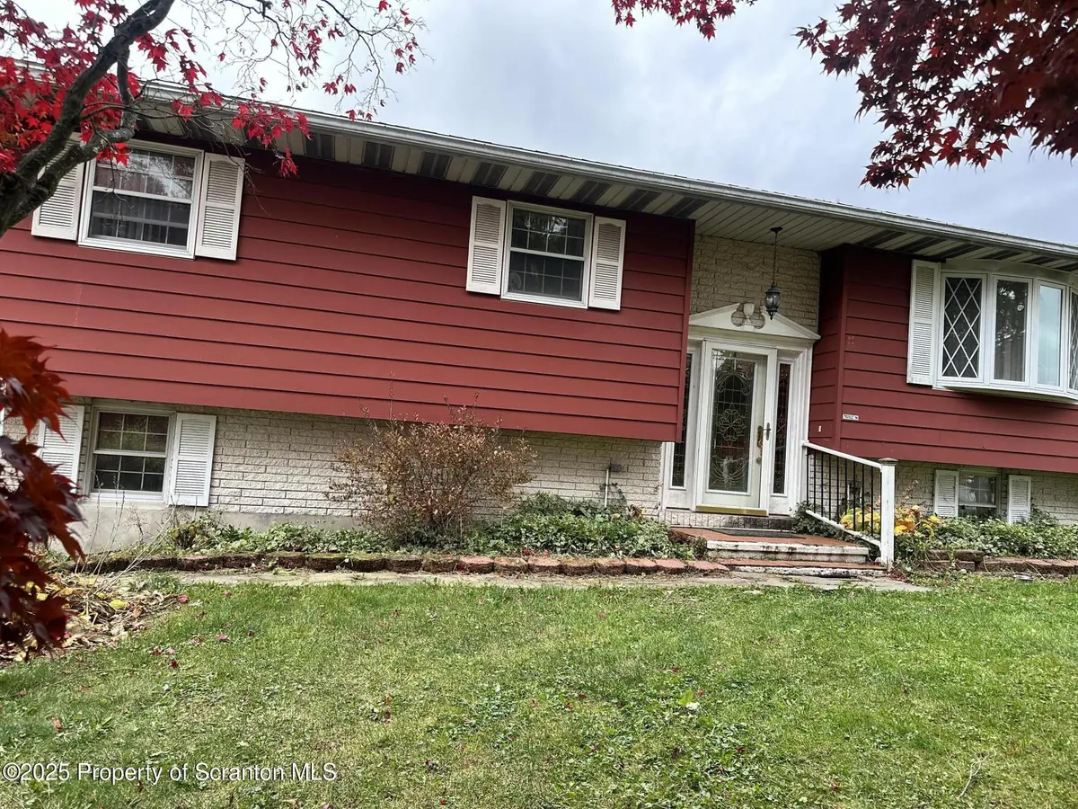 2406 Lakeview DR, Ransom Township, PA 18411