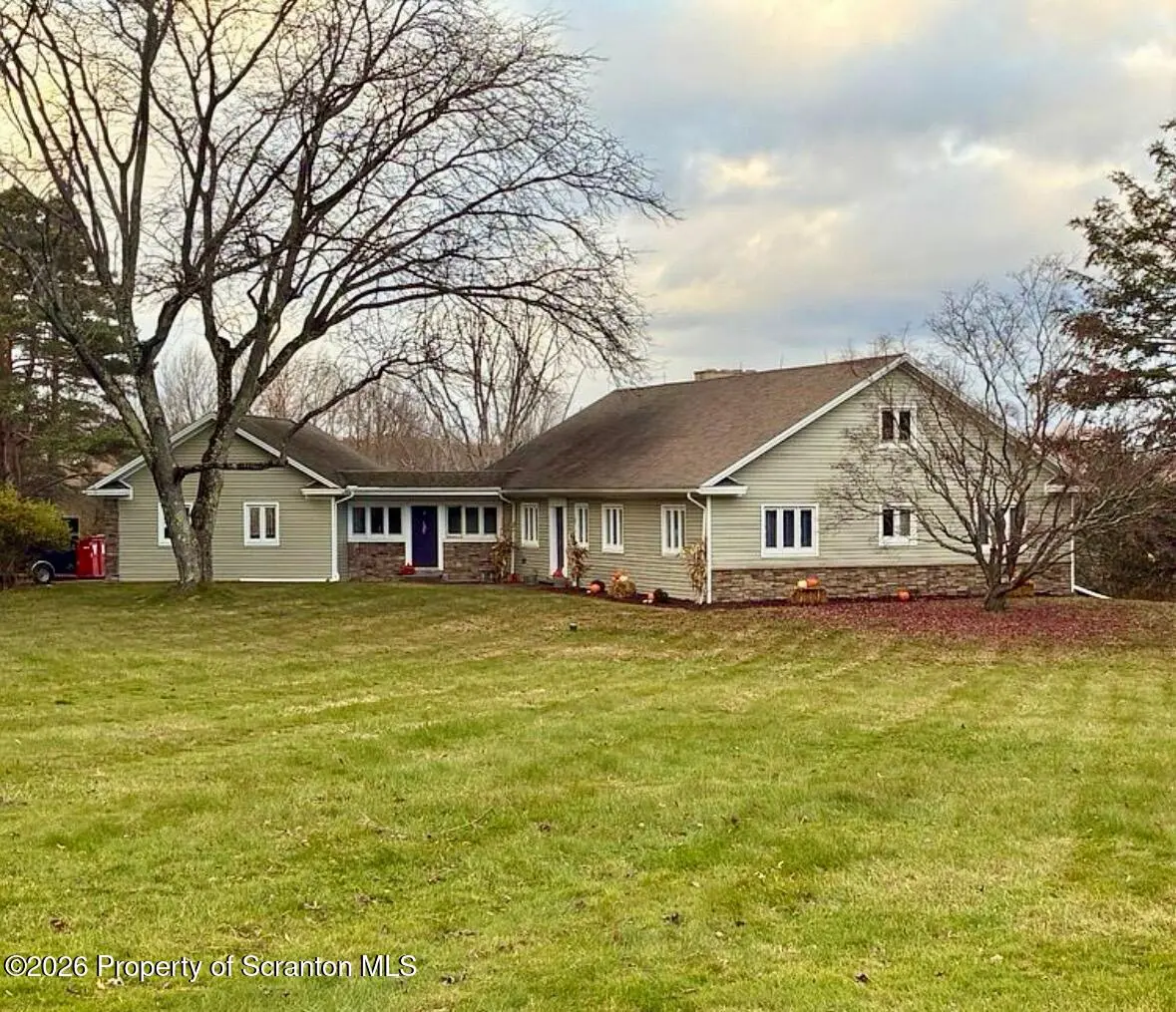 1208 Country Club RD, Newton Twp, PA 18411