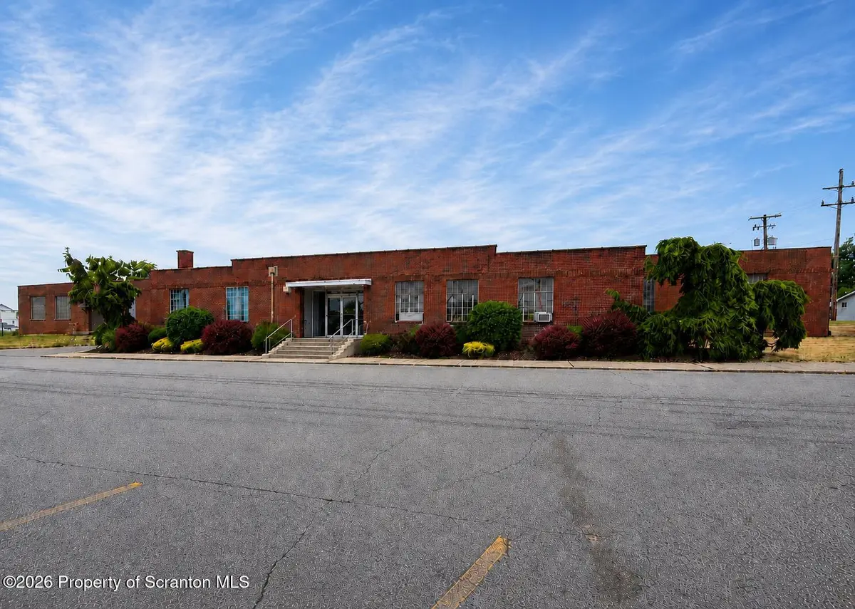 301 1st ST, Old Forge, PA 18518
