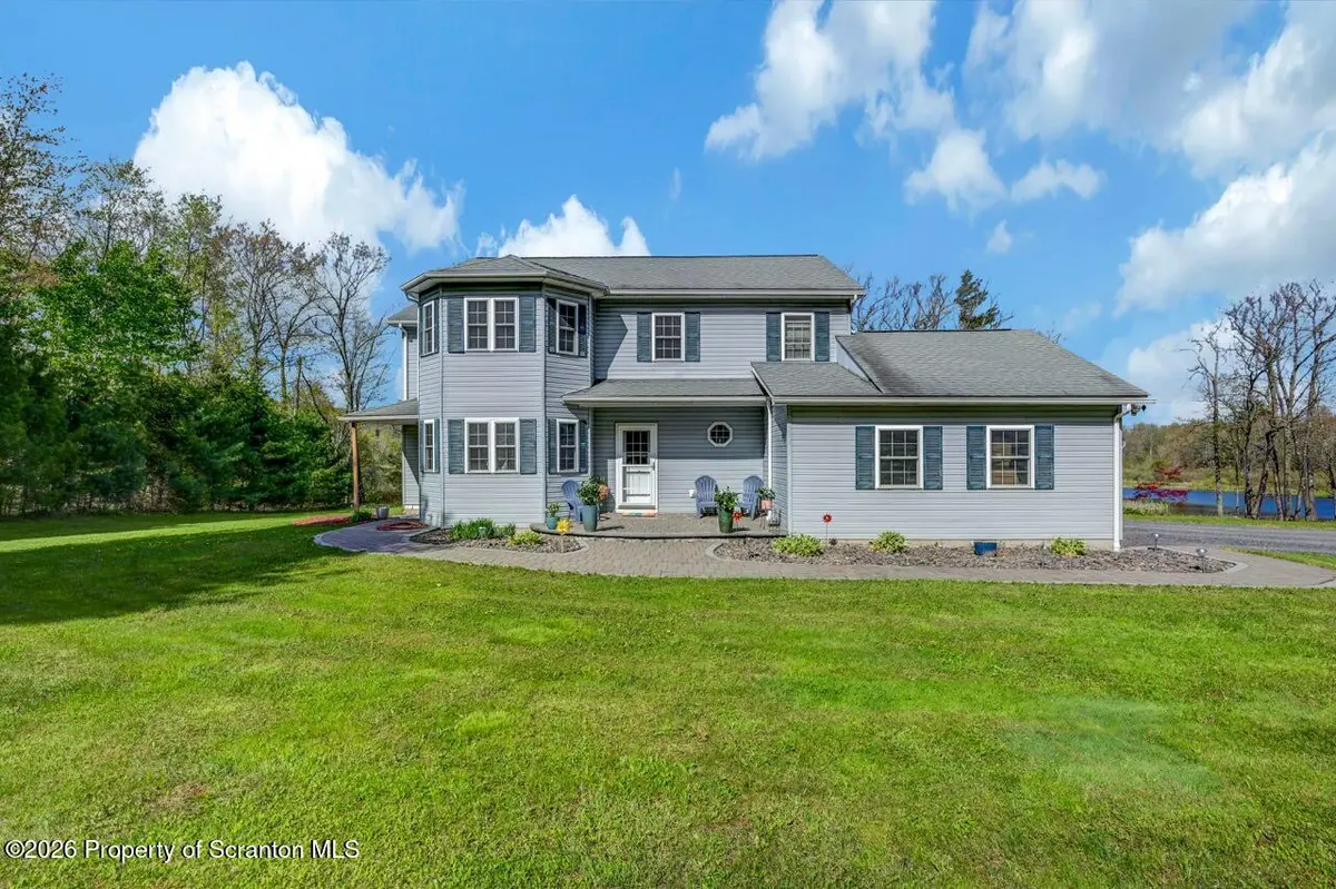 51 Mott DR, Jefferson Twp, PA 18444