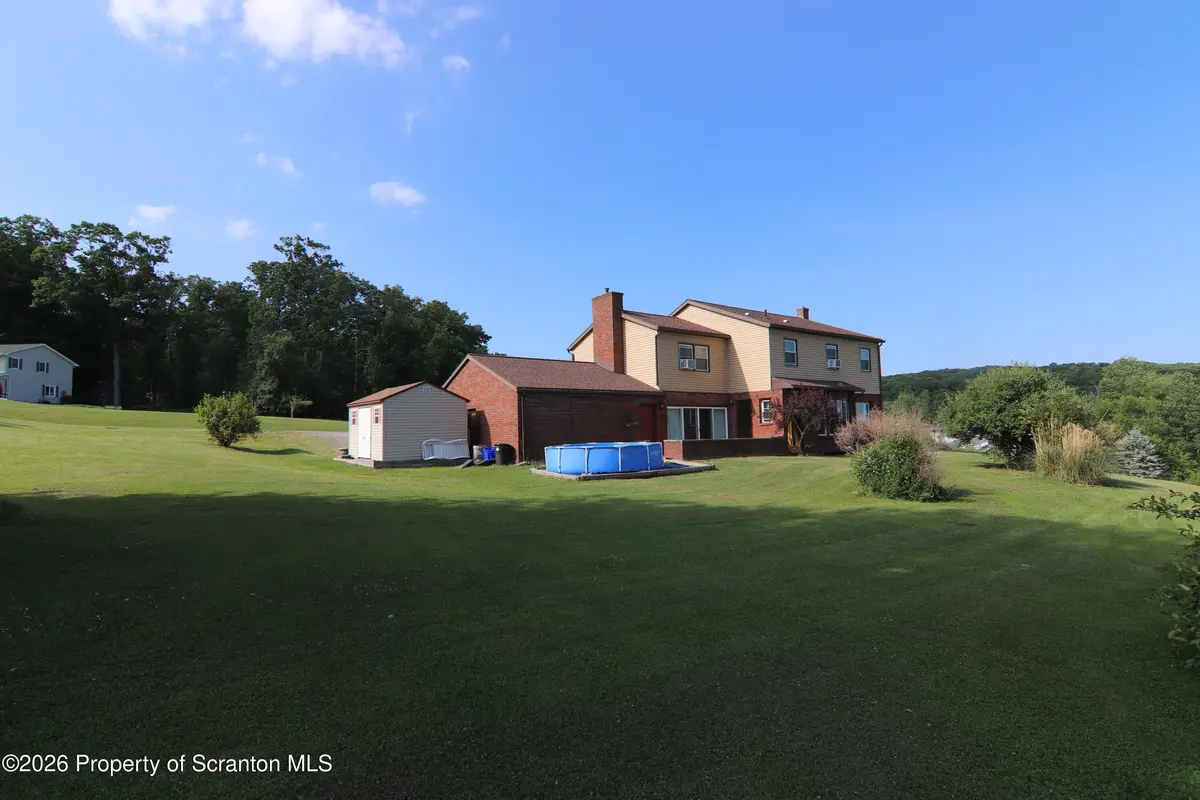 10 Dogwood DR, Tunkhannock, PA 18657