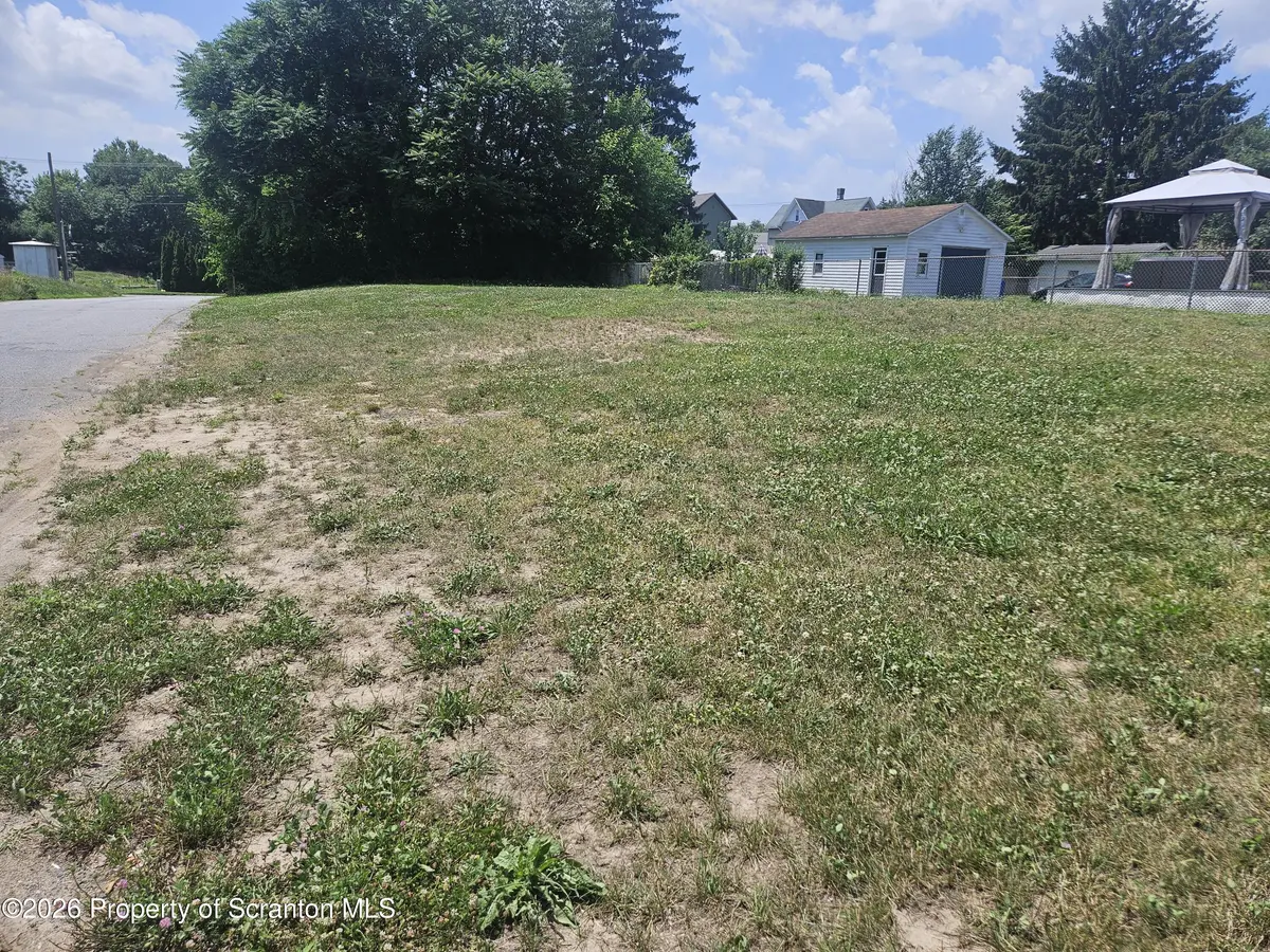 11 Throop ST, Scranton, PA 18508