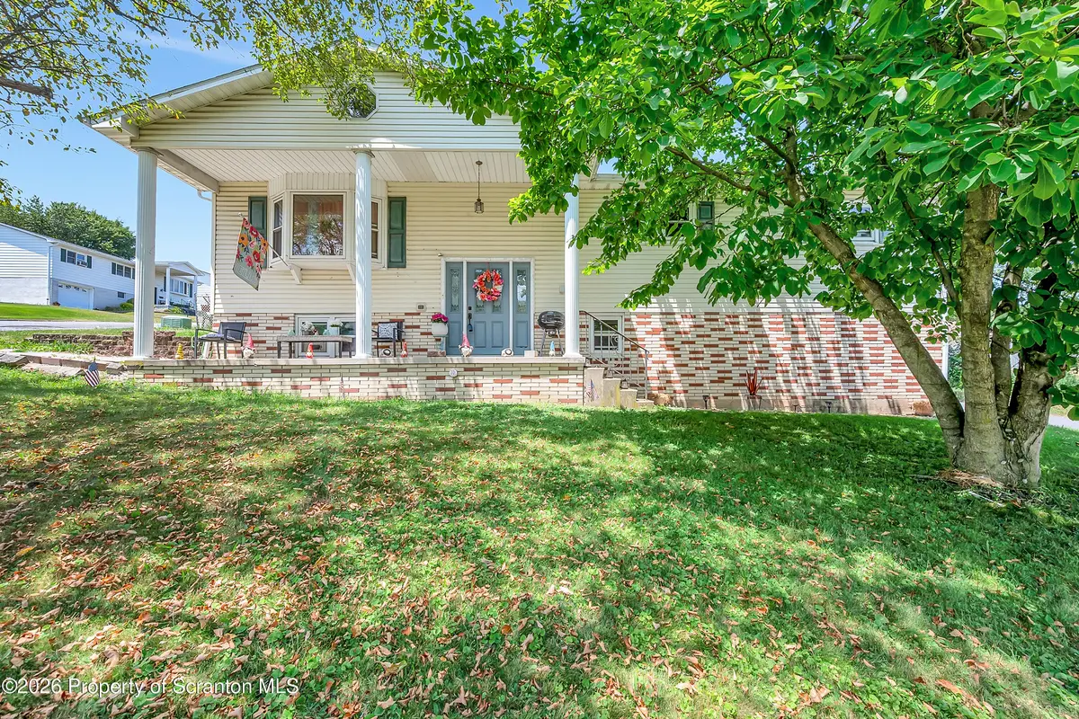 1213 Mowry ST, Old Forge, PA 18518