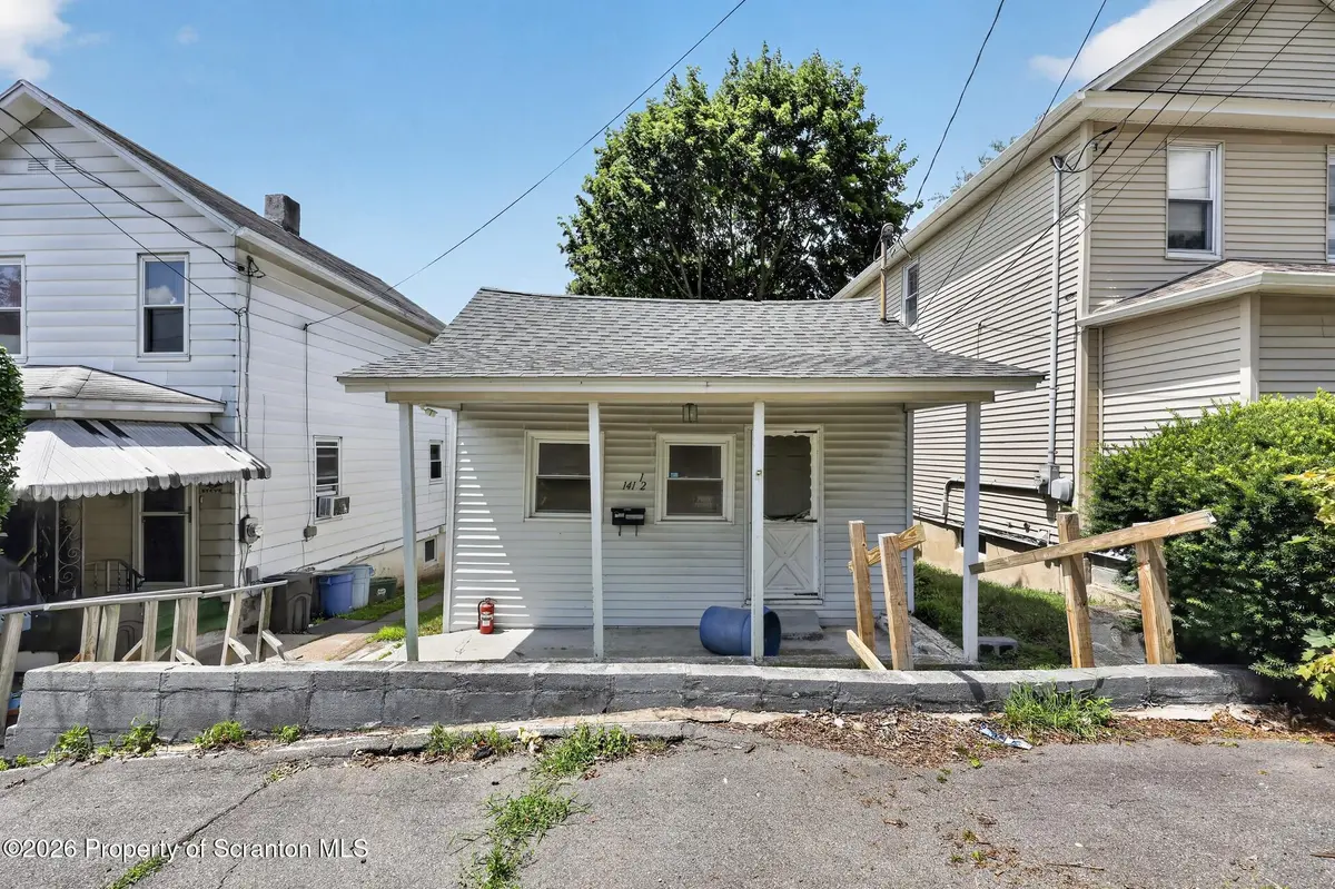 141 1/2 Dimmick ST ## PTL11, Throop, PA 18512