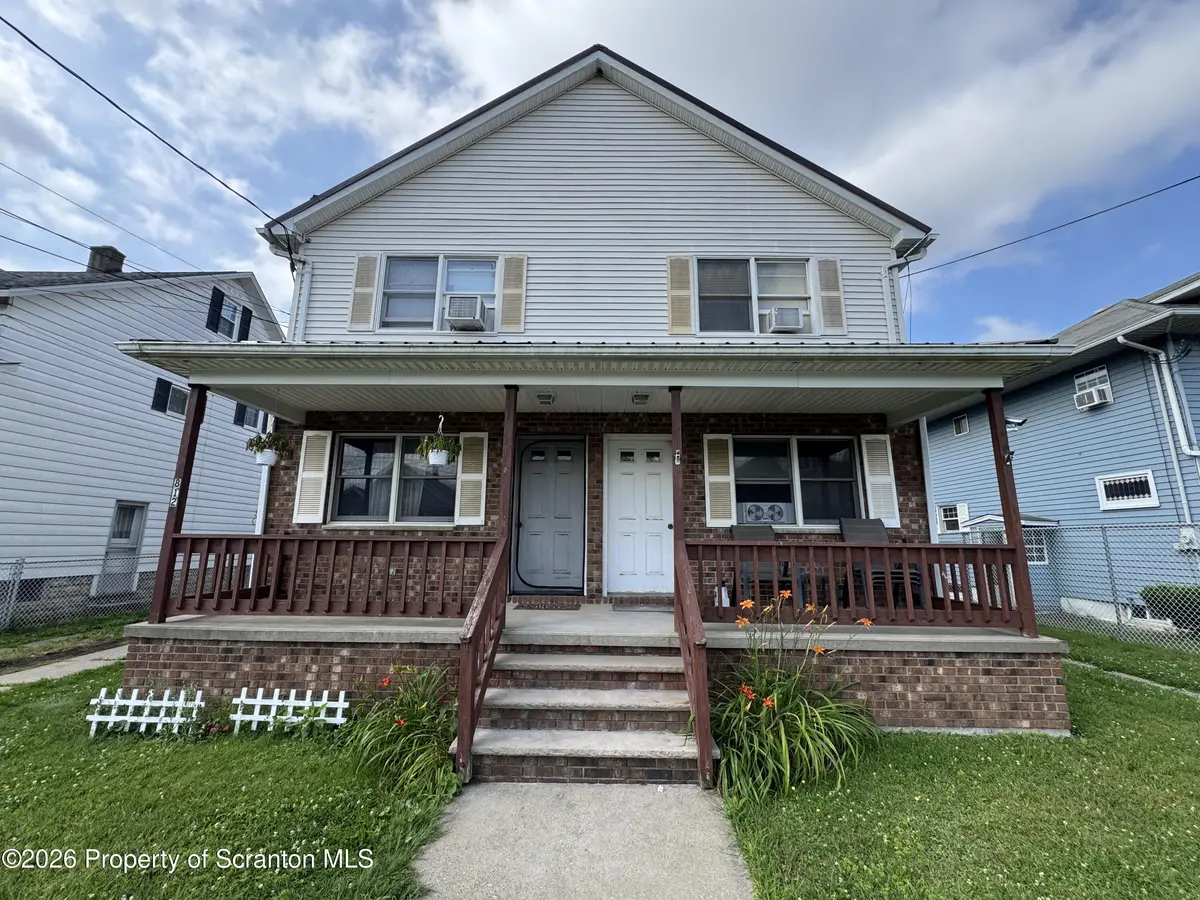 810-812 Center ST, Throop, PA 18512