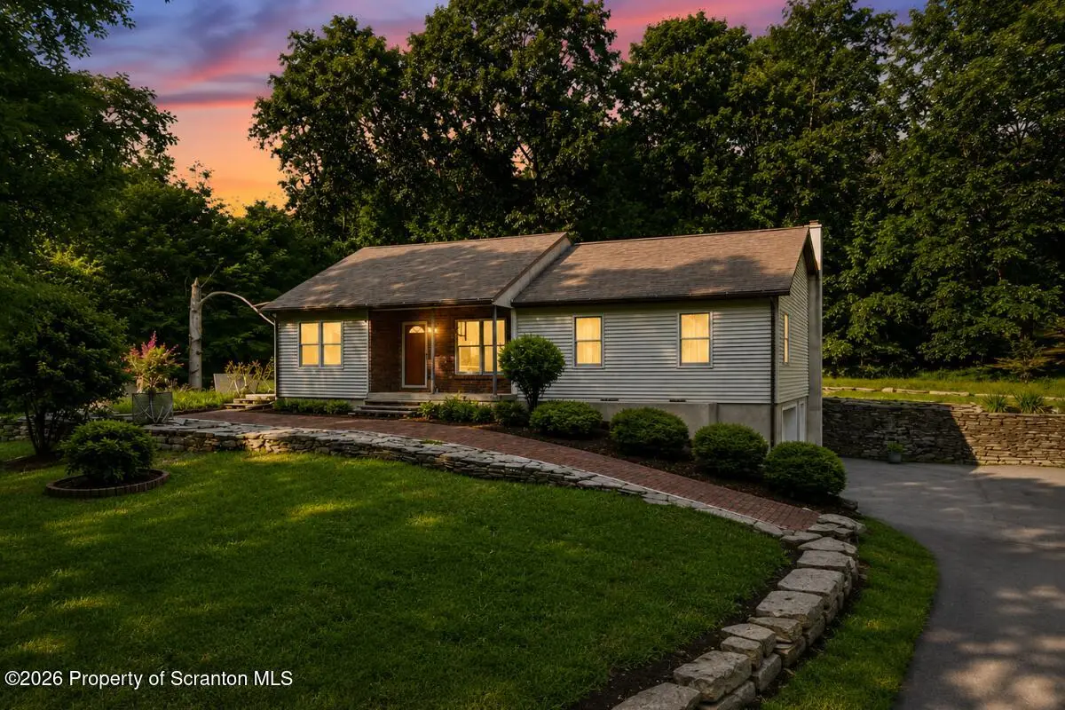 14082 Upper Maple DR, Clarks Summit, PA 18411