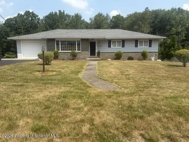 116 Sunset ST, Roaring Brook Twp, PA 18444