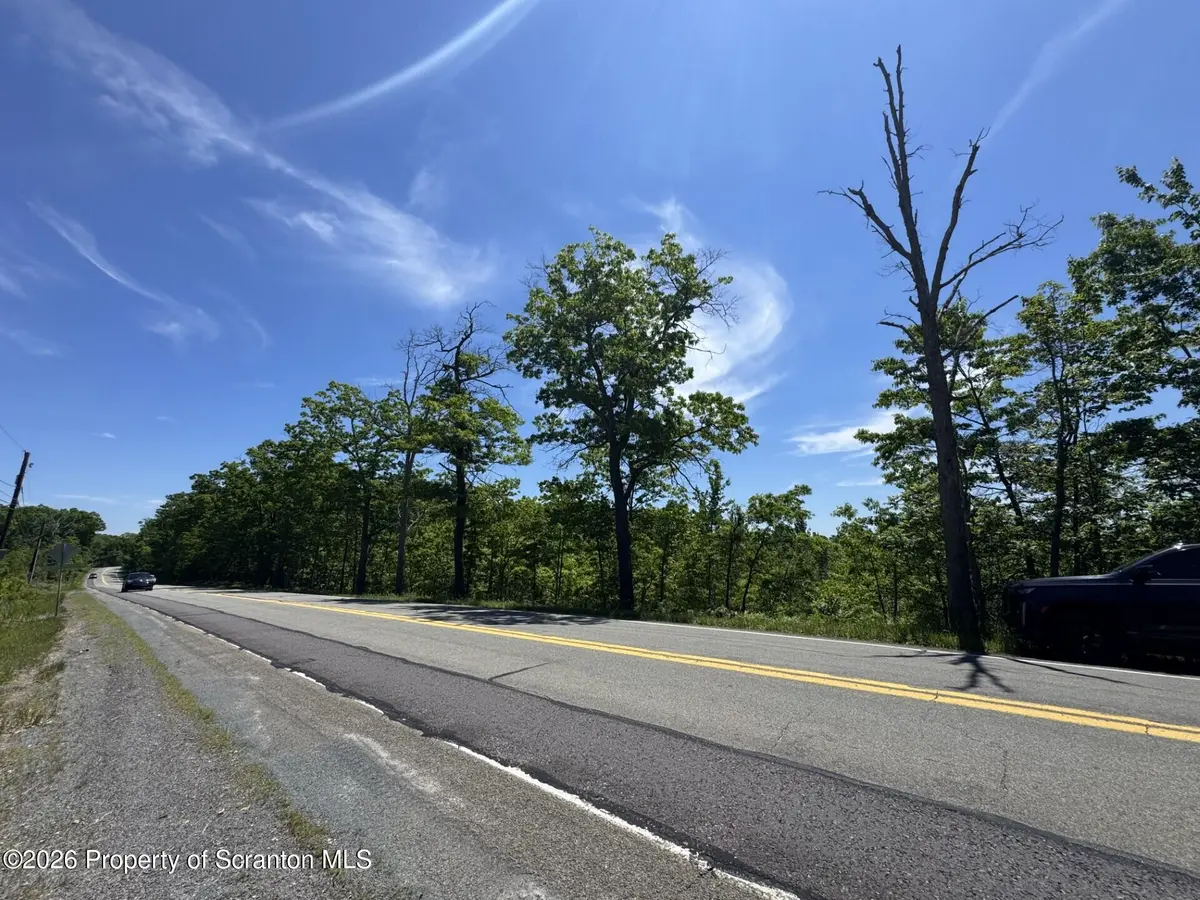 Mt Cobb RD, Roaring Brook Twp, PA 18444