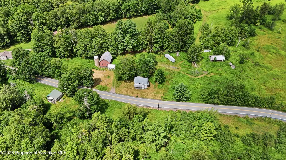 277 Sandy Banks RD, Greenfield Twp, PA 18407