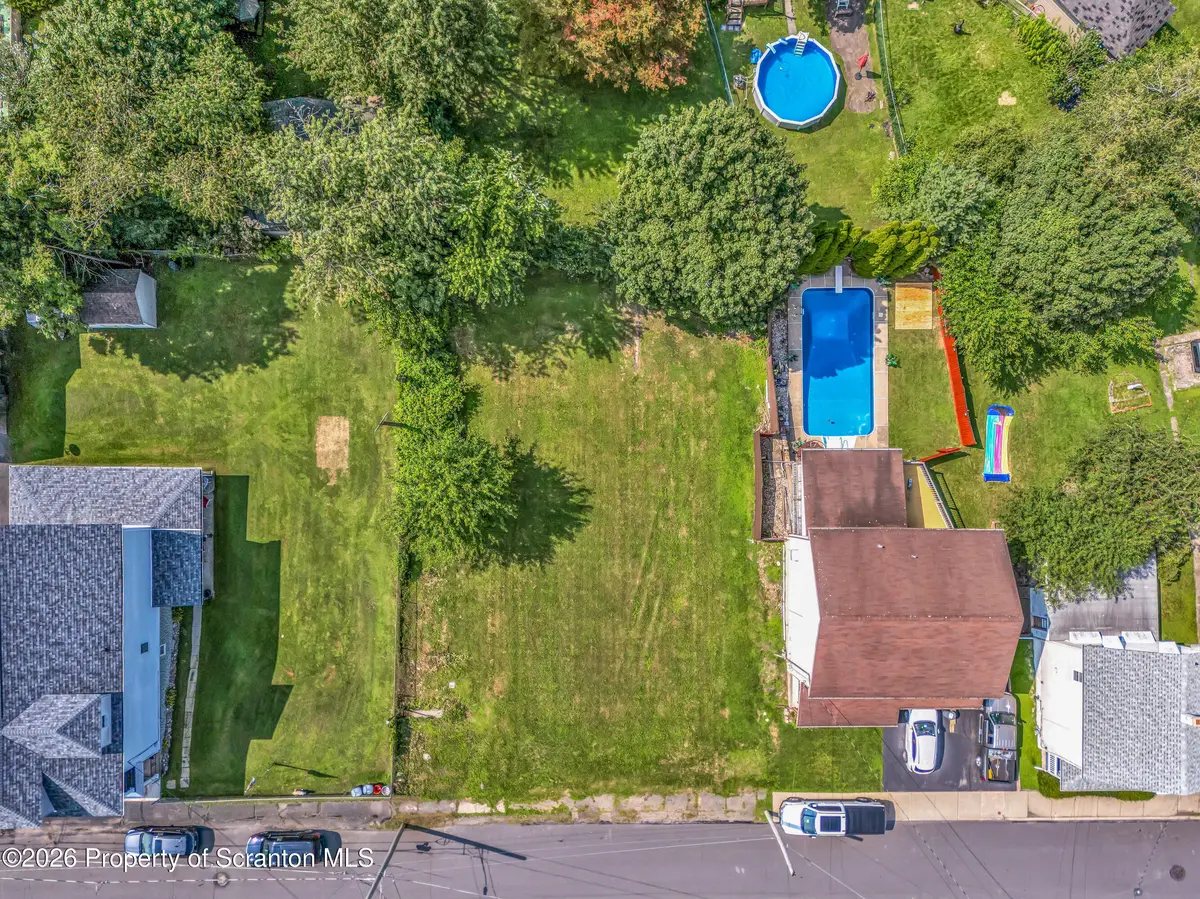131 E 133 Elm ST, Dunmore, PA 18512