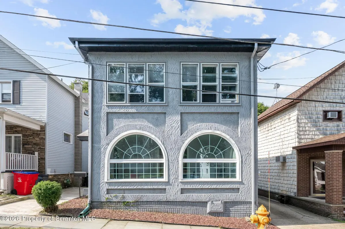 22 Darte AVE, Carbondale, PA 18407