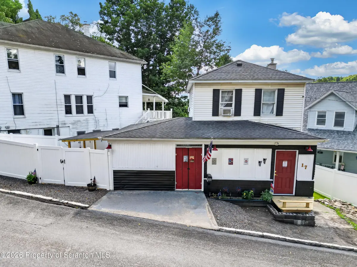 17 Reservoir ST, Simpson, PA 18407