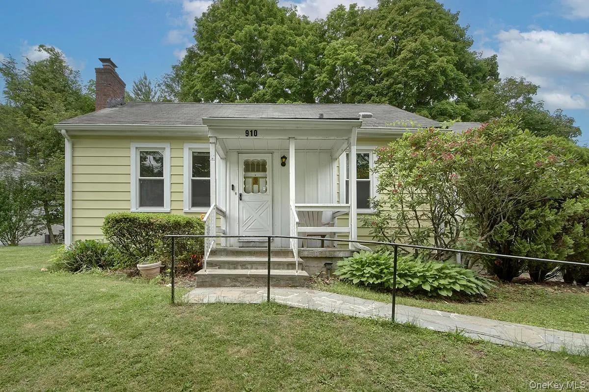 910 Linda AVE, Thornwood, NY 10594