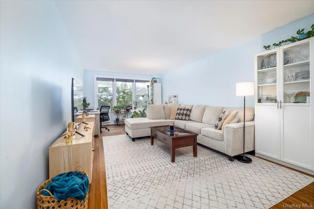 1 E Broadway #3C, Long Beach, NY 11561