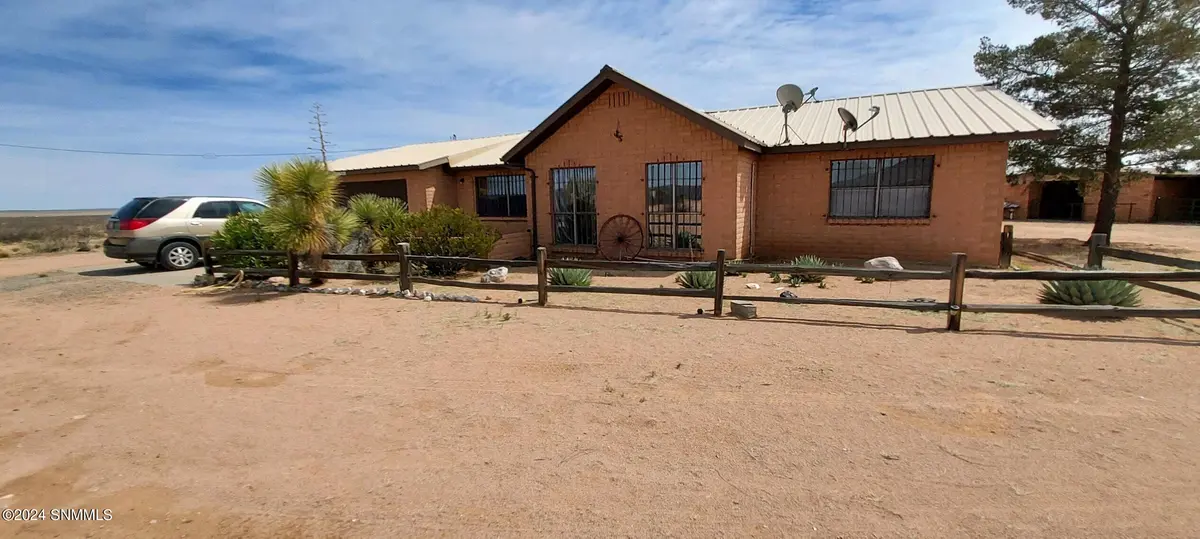 27185 Eisenhower ST, Columbus, NM 88029