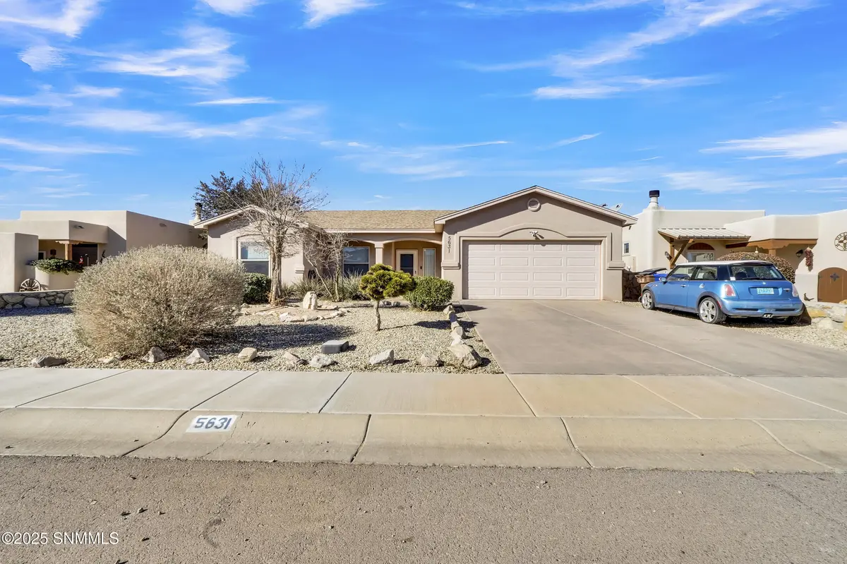 5631 Kiskadee PL, Las Cruces, NM 88012