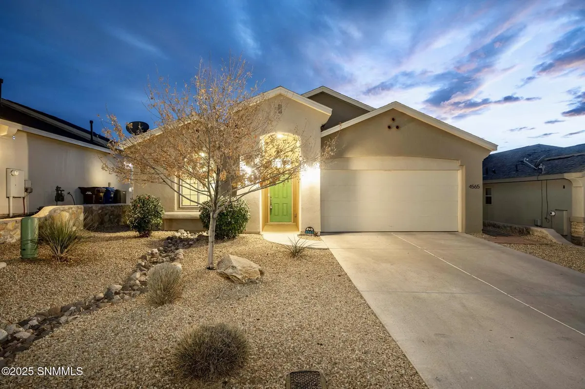 4565 Vermejo DR, Las Cruces, NM 88012