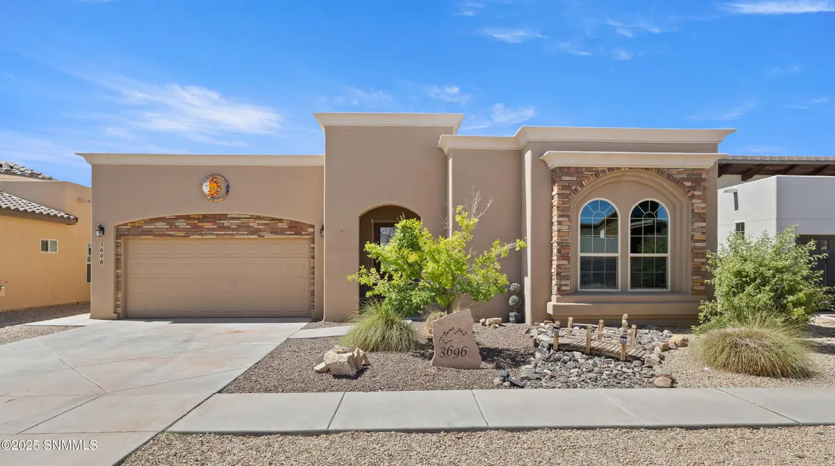 3696 Santa Cecilia AVE, Las Cruces, NM 88012