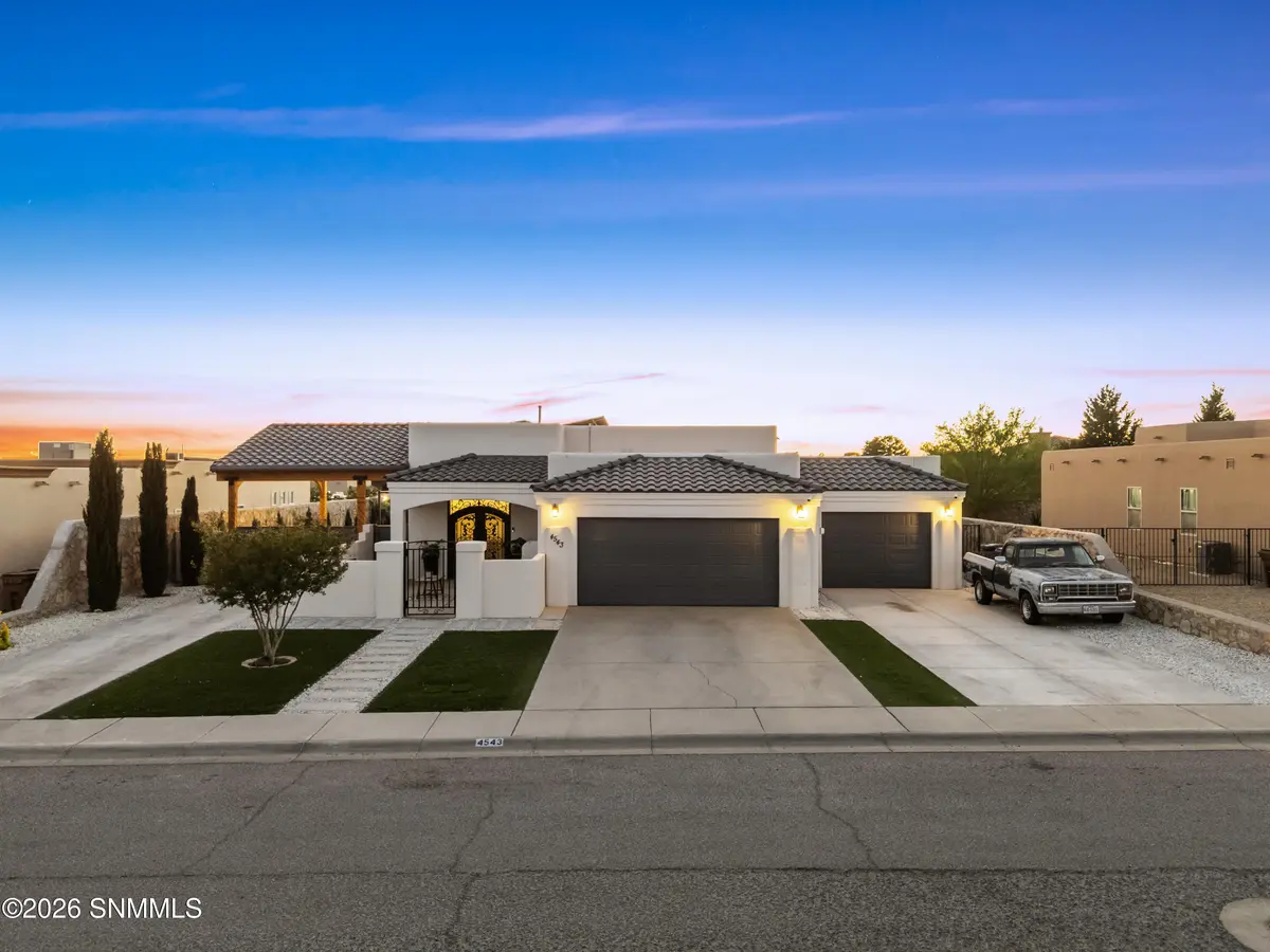 4543 Mesa Central DR, Las Cruces, NM 88011
