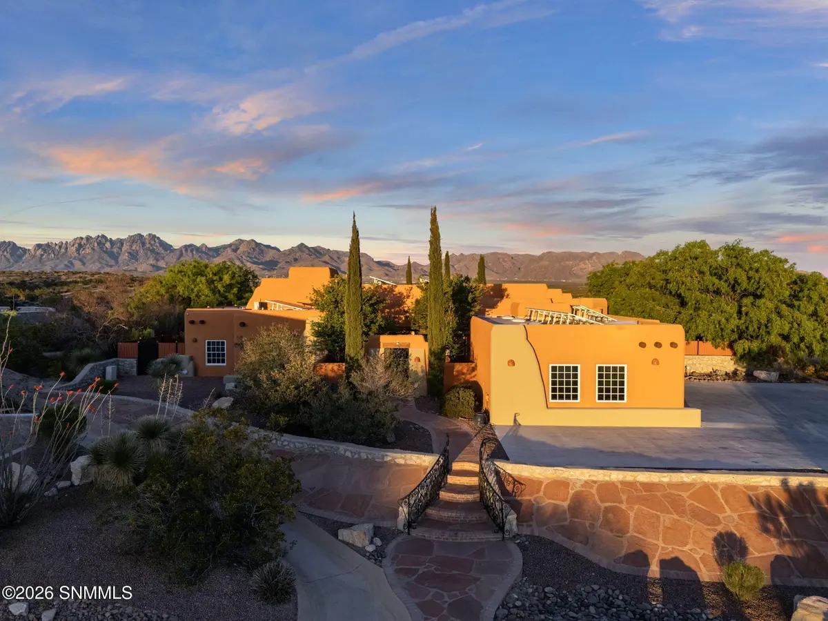 5531 Superstition DR, Las Cruces, NM 88011